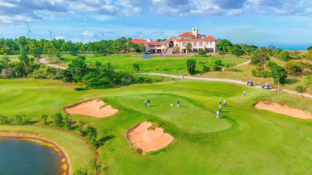 Tee Off With Exclusive New Golf Packages at Azerai Resorts in Vietnam 